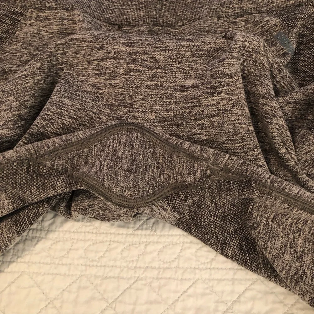 Gymshark Flex high waisted contouring seamless leggings. Women’s size large.